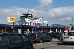 Autovuokraamo Bryssel Charleroi Lentokenttä