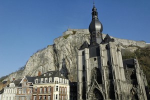 Autovuokraamo Namur