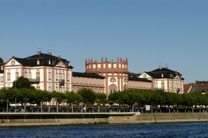 Autovuokraamo Wiesbaden