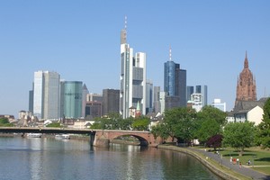 Autovuokraamo Frankfurt ✓ Vertailemme johtavia huippuvuokraamoja löytääksemme sinulle edullisimman tarjouksen ✓ Autonvuokraus voi olla edullista!