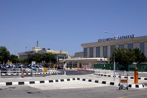 Autovuokraamo Larnaca Lentokenttä
